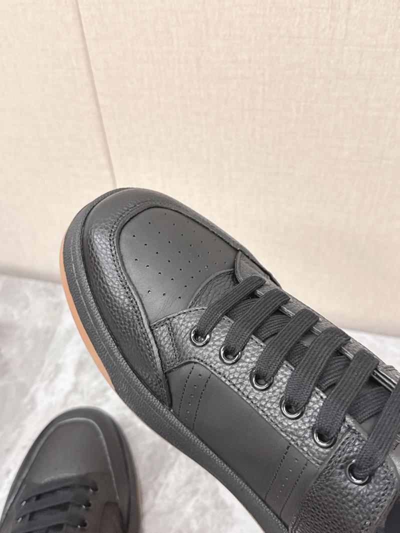 Saint Laurent Sneakers DCB121920
