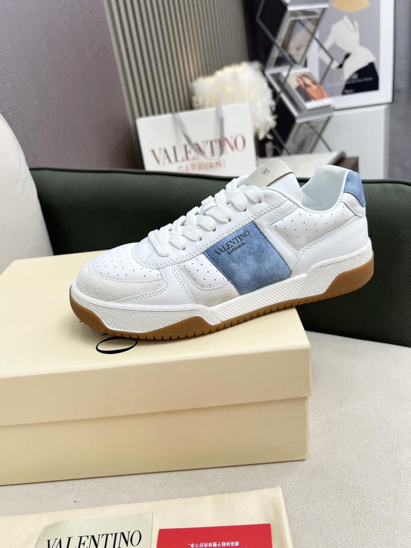 Valentino Sneakers DCB121926