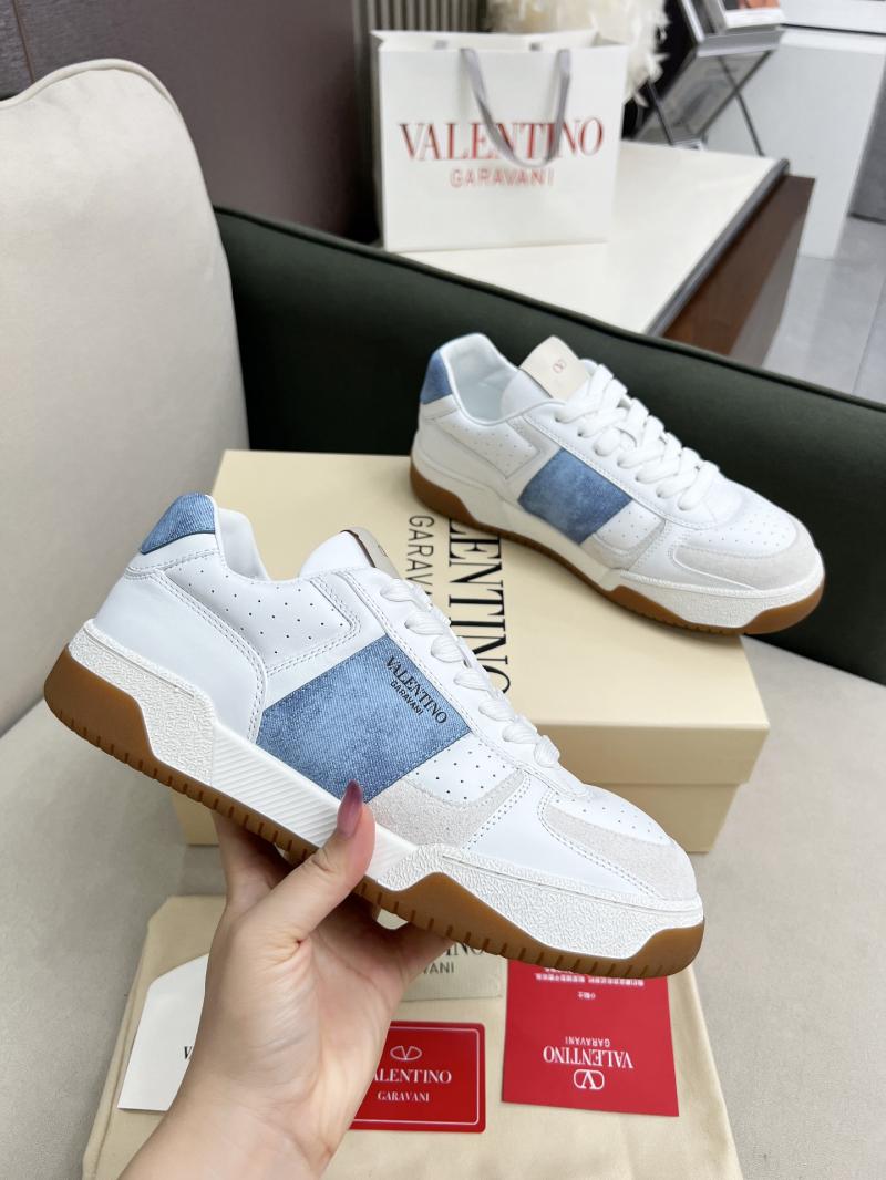Valentino Sneakers DCB121926