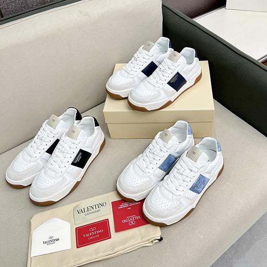 Valentino Sneakers DCB121926