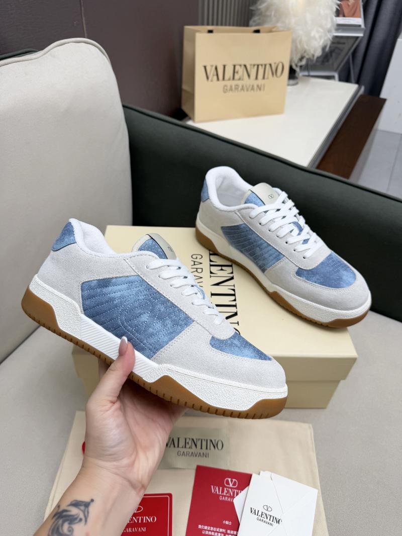 Valentino Sneakers DCB121927