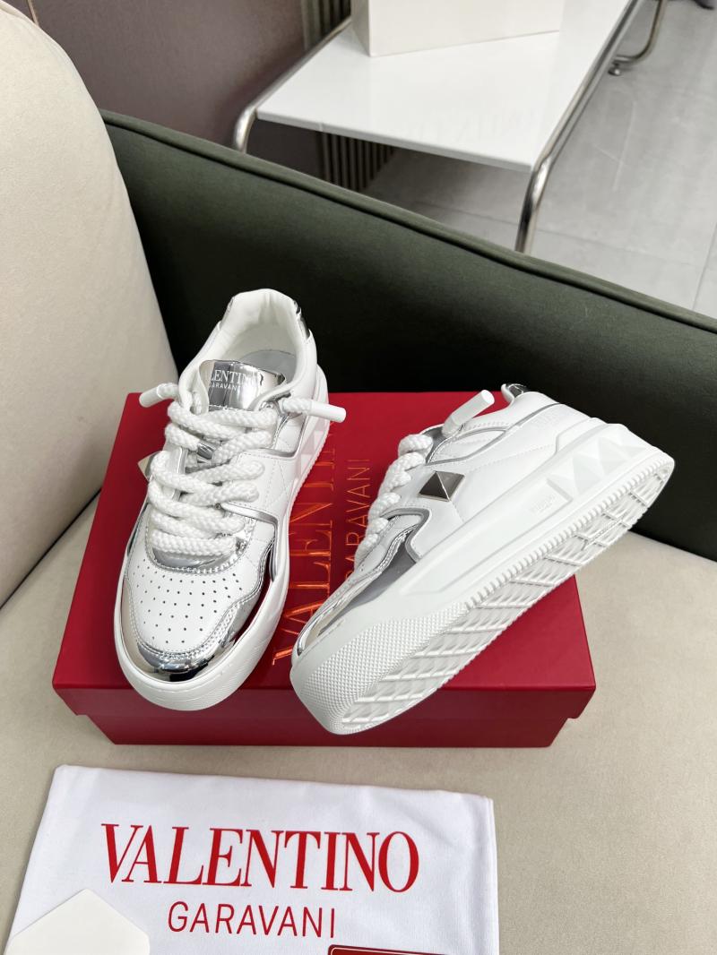 Valentino Unisex Sneakers DCB121931