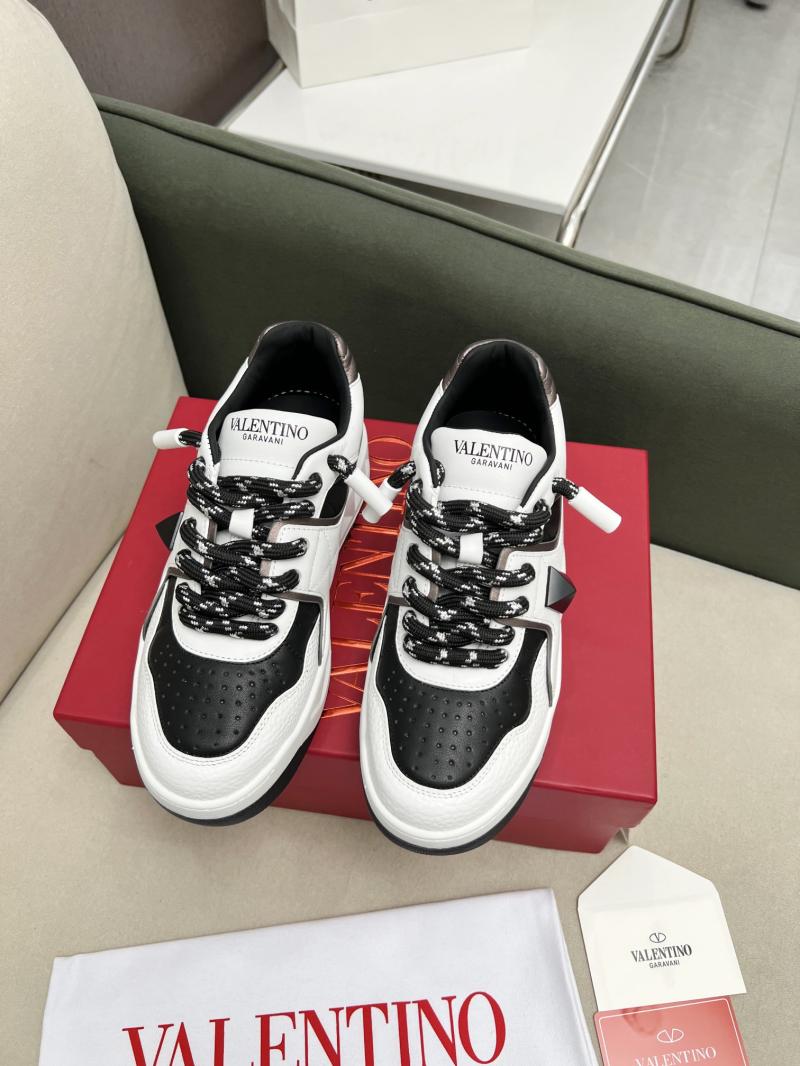 Valentino Unisex Sneakers DCB121935