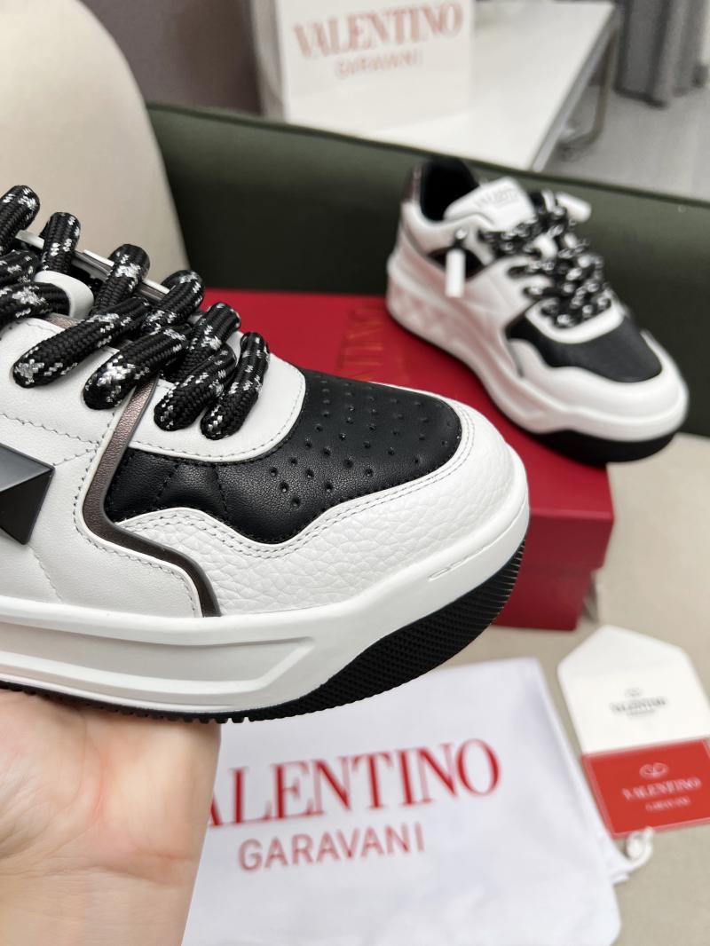 Valentino Unisex Sneakers DCB121935