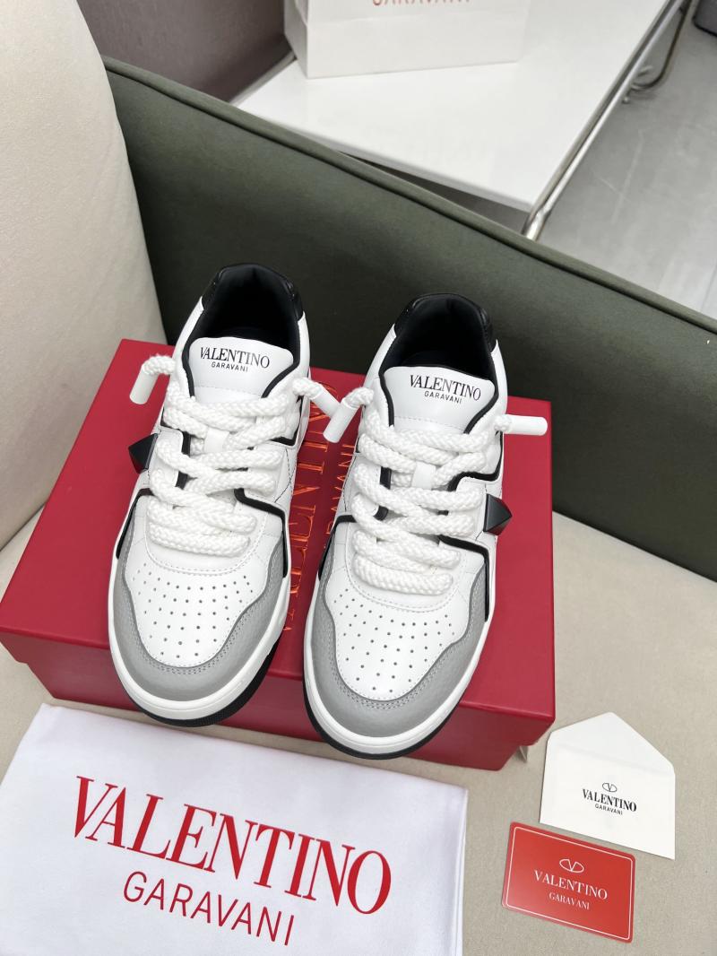 Valentino Unisex Sneakers DCB121936