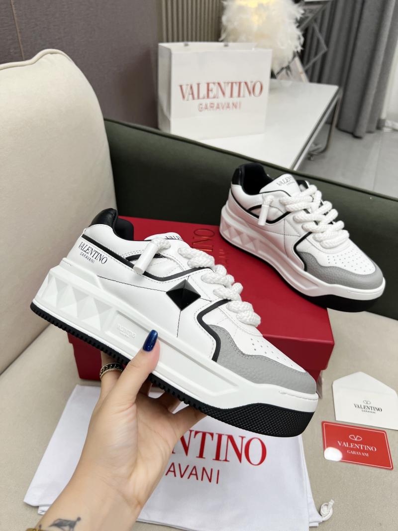 Valentino Unisex Sneakers DCB121936