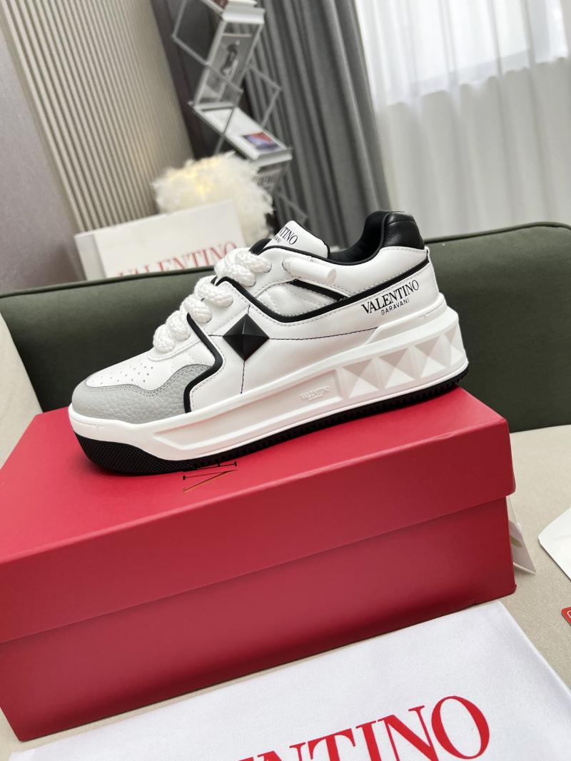 Valentino Unisex Sneakers DCB121936