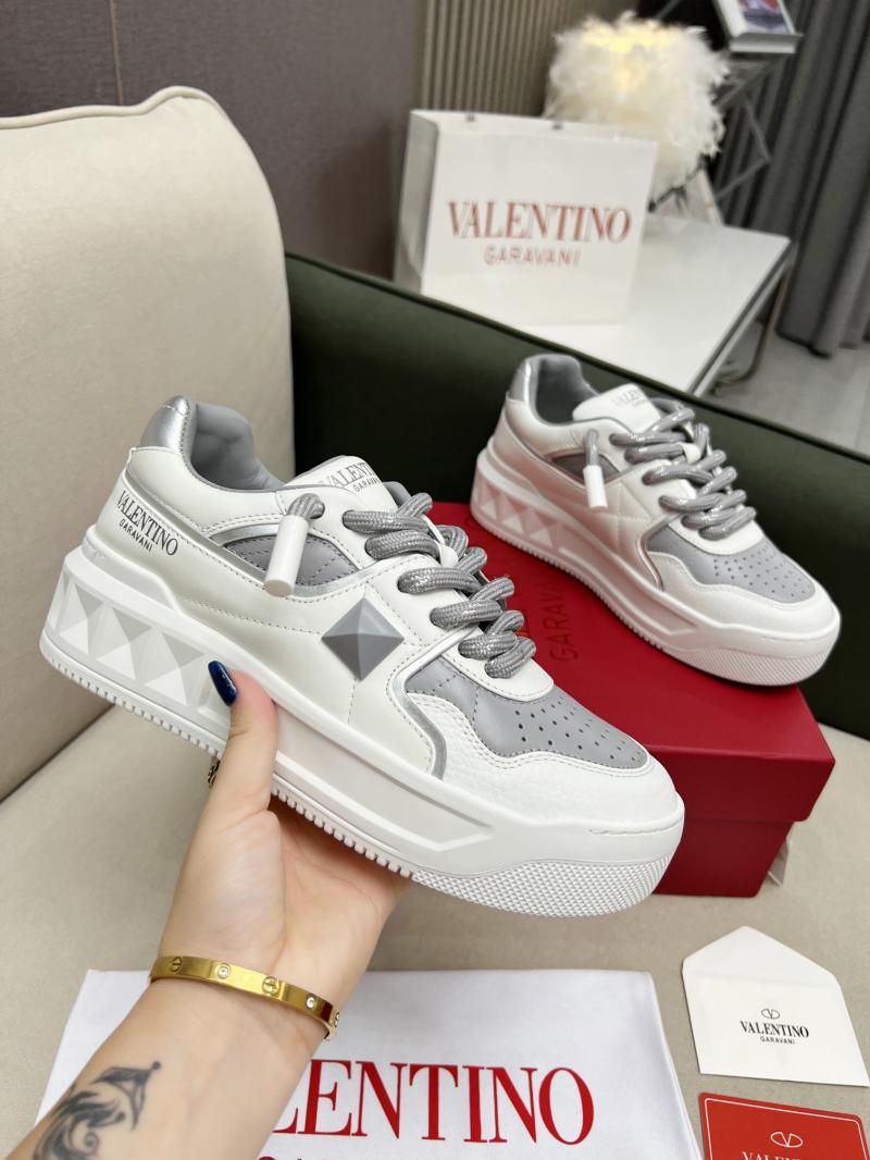 Valentino Unisex Sneakers DCB121937