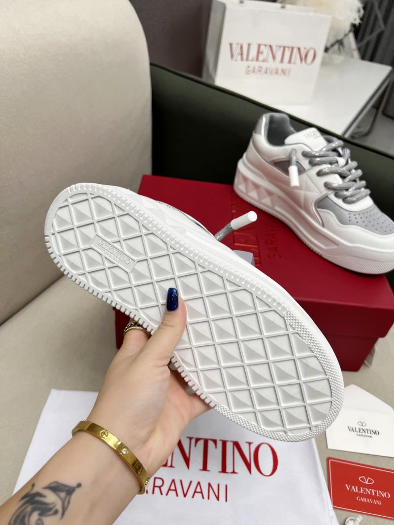Valentino Unisex Sneakers DCB121937