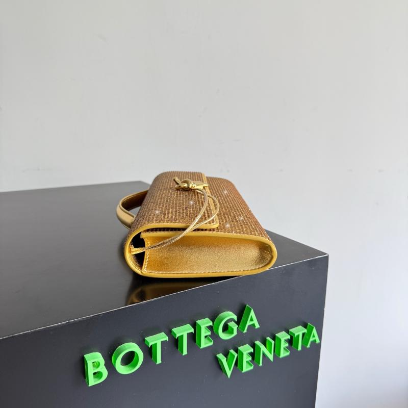 Bottega Veneta Andiamo Clutch Gold 844124