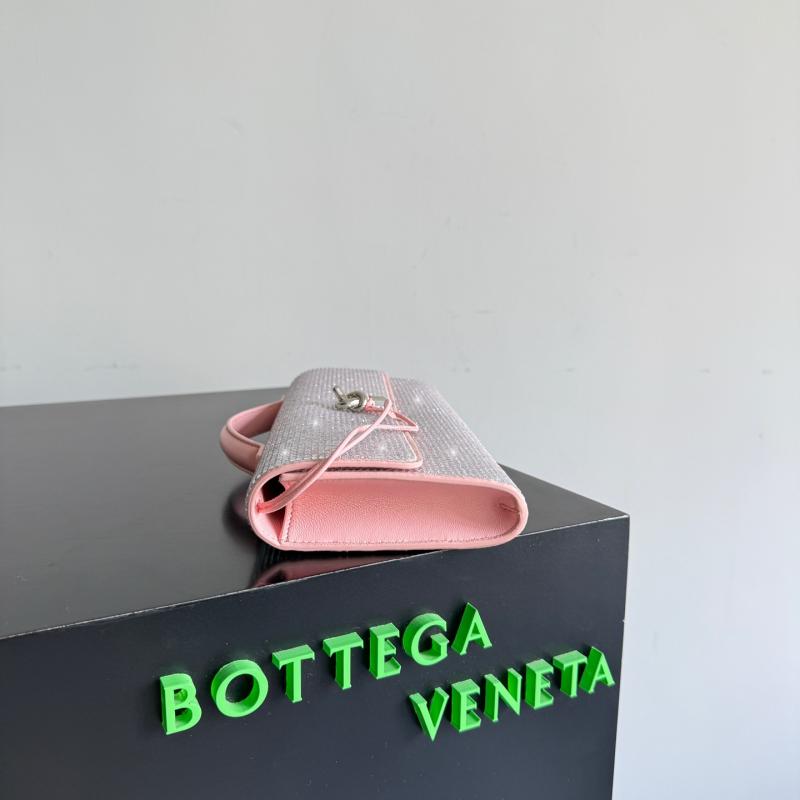 Bottega Veneta Andiamo Clutch Pink 844124