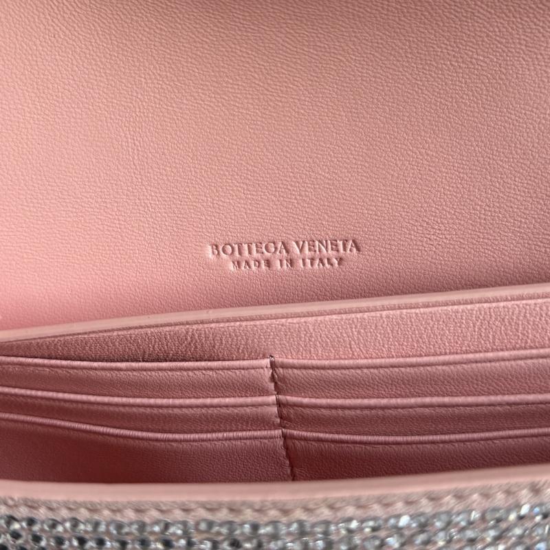Bottega Veneta Andiamo Clutch Pink 844124