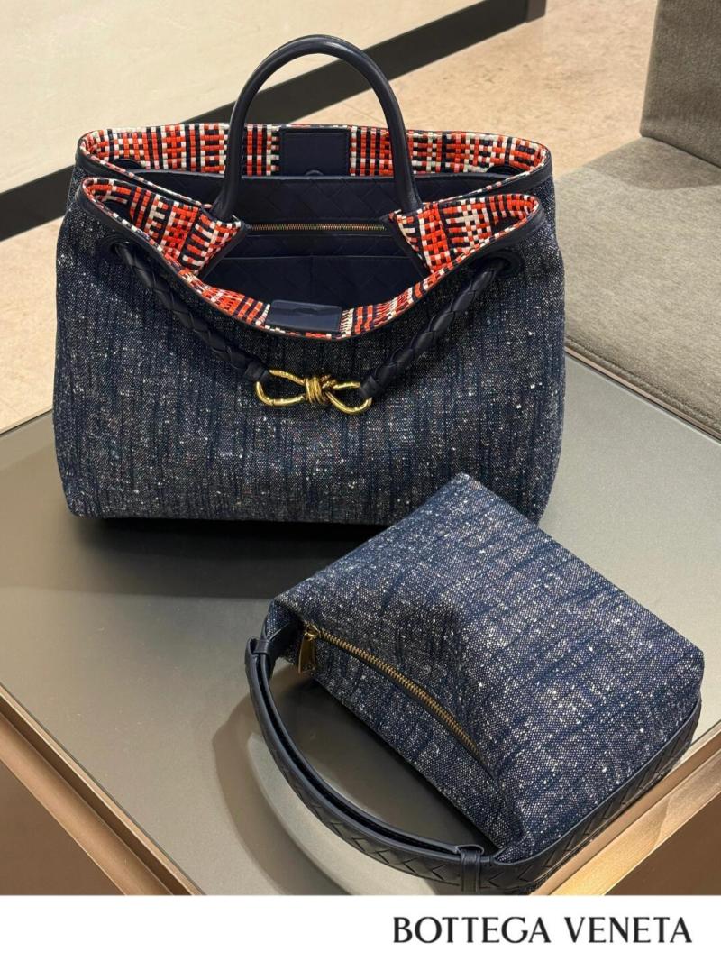 Bottega Veneta Andiamo Navy 836381