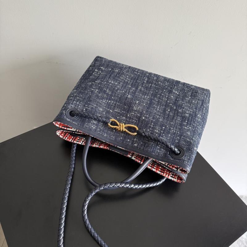 Bottega Veneta Andiamo Navy 836381