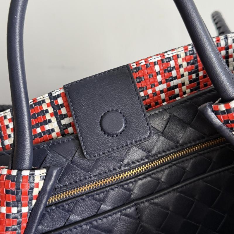 Bottega Veneta Andiamo Navy 836381