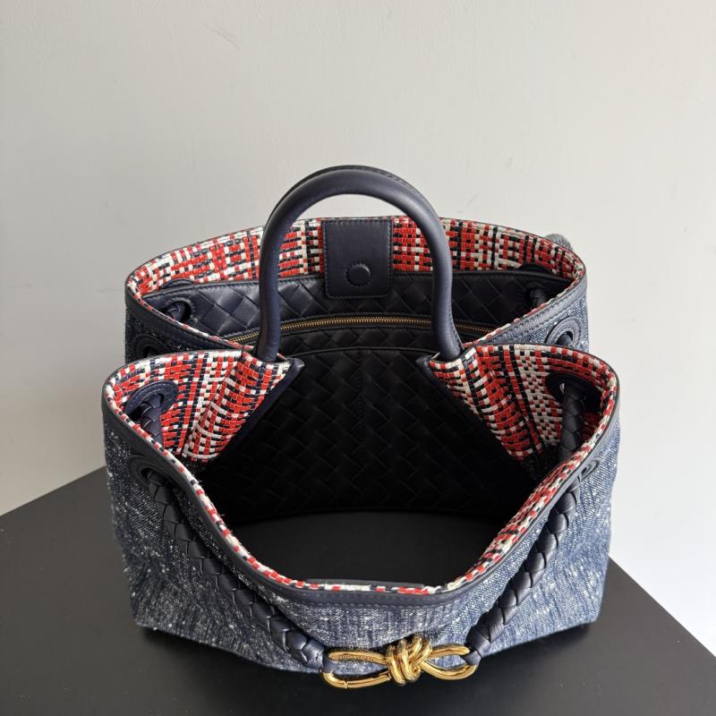 Bottega Veneta Andiamo Navy 836381
