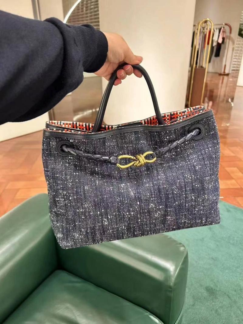 Bottega Veneta Andiamo Navy 836381