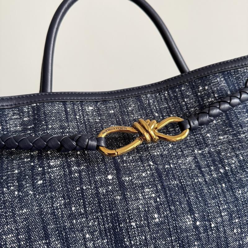 Bottega Veneta Andiamo Navy 836381