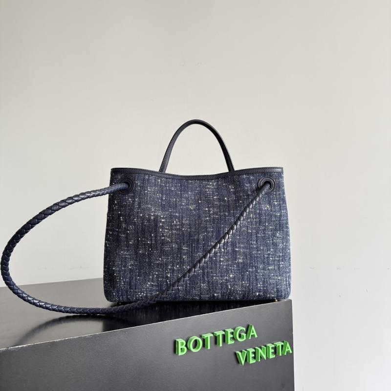Bottega Veneta Andiamo Navy 836381