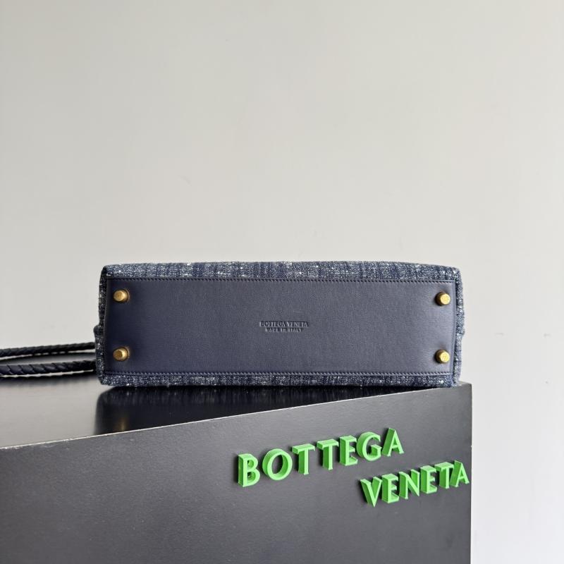 Bottega Veneta Andiamo Navy 836381