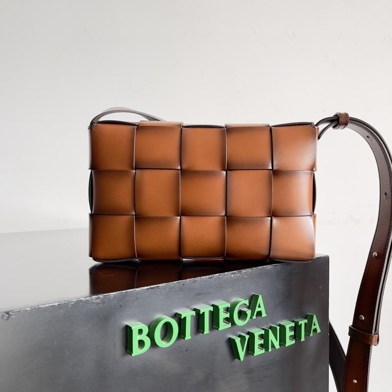Bottega Veneta Cassette Brown 708768