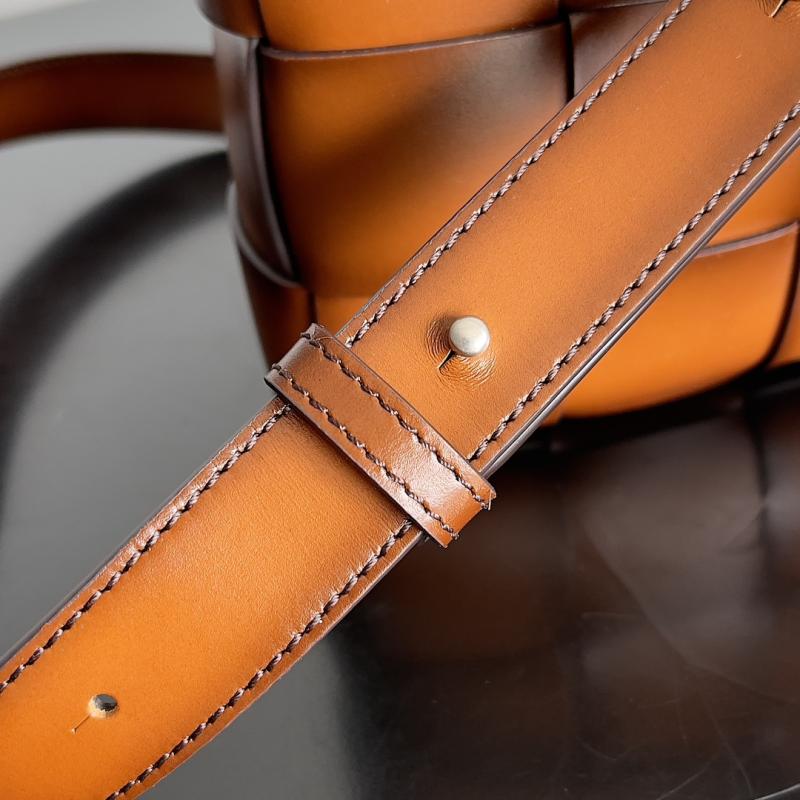 Bottega Veneta Cassette Brown 708768