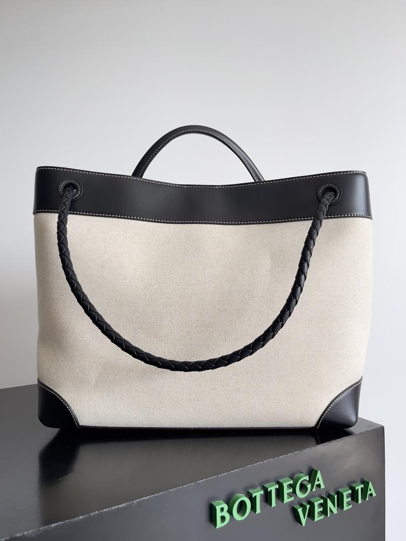 Bottega Veneta Large Andiamo Black 786194