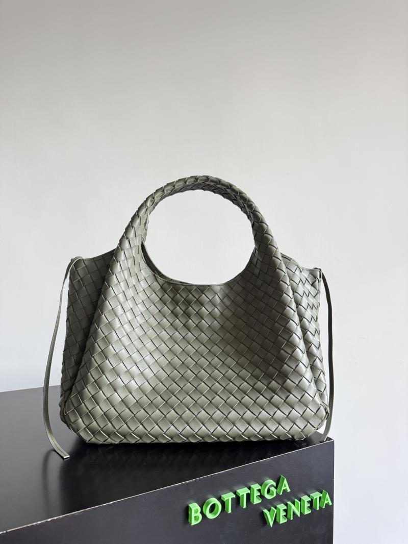 Bottega Veneta Large Campana Pickle 844250