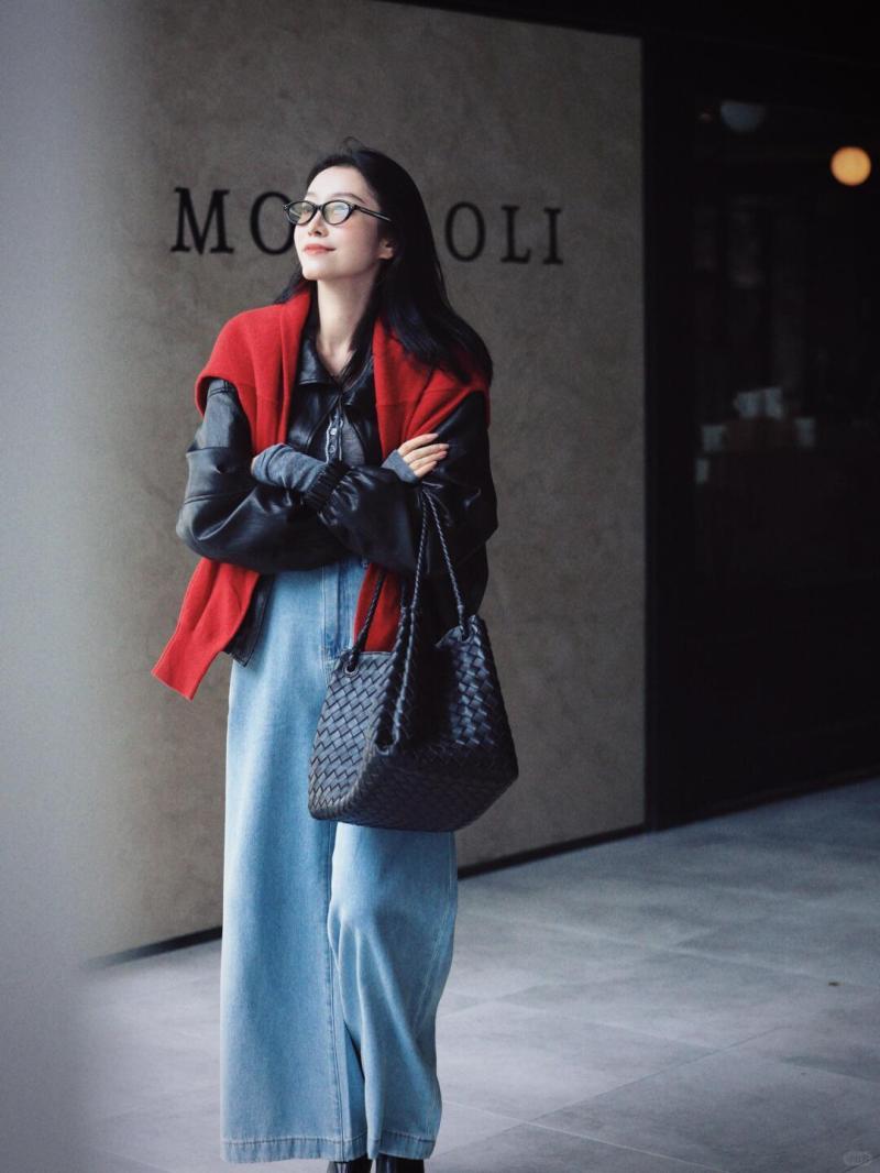 Bottega Veneta Large Parachute Black 796571