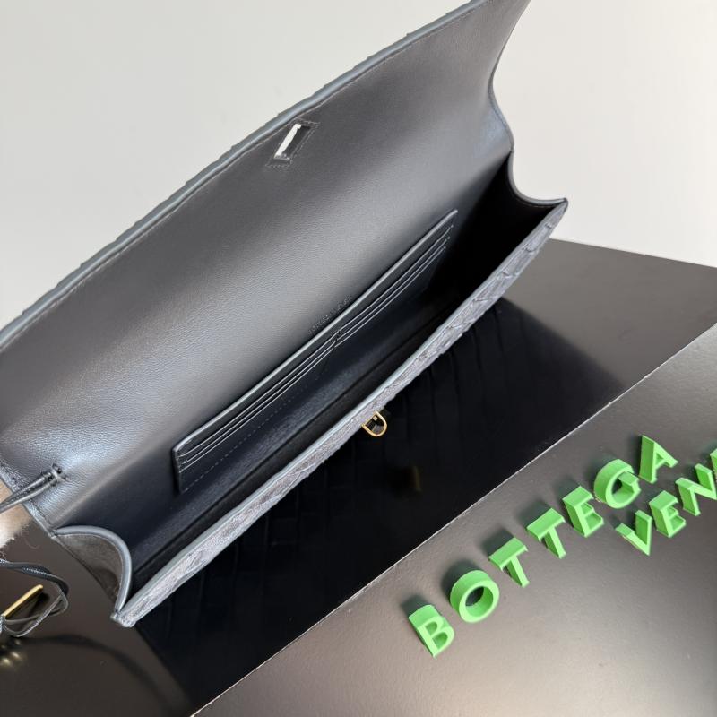 Bottega Veneta Long Andiamo Clutch Graphite 741511