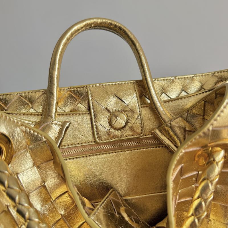 Bottega Veneta Medium Andiamo Gold B743572