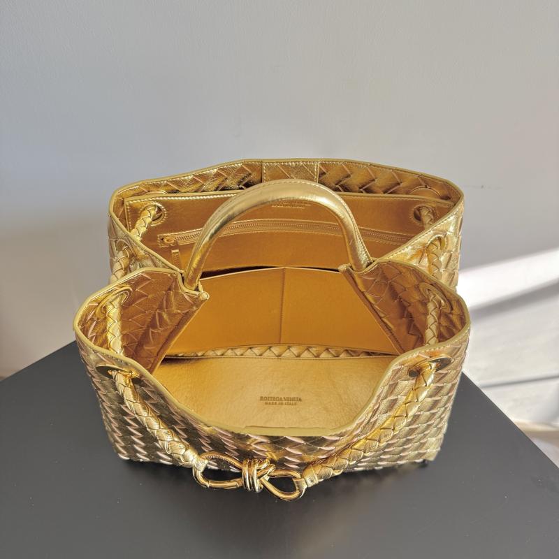 Bottega Veneta Medium Andiamo Gold B743572