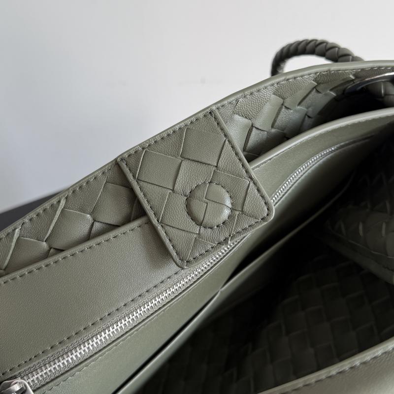 Bottega Veneta Medium Andiamo Pickle B743572