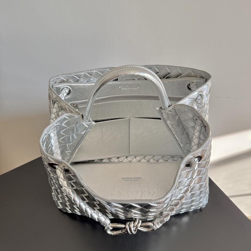 Bottega Veneta Medium Andiamo Silver B743572