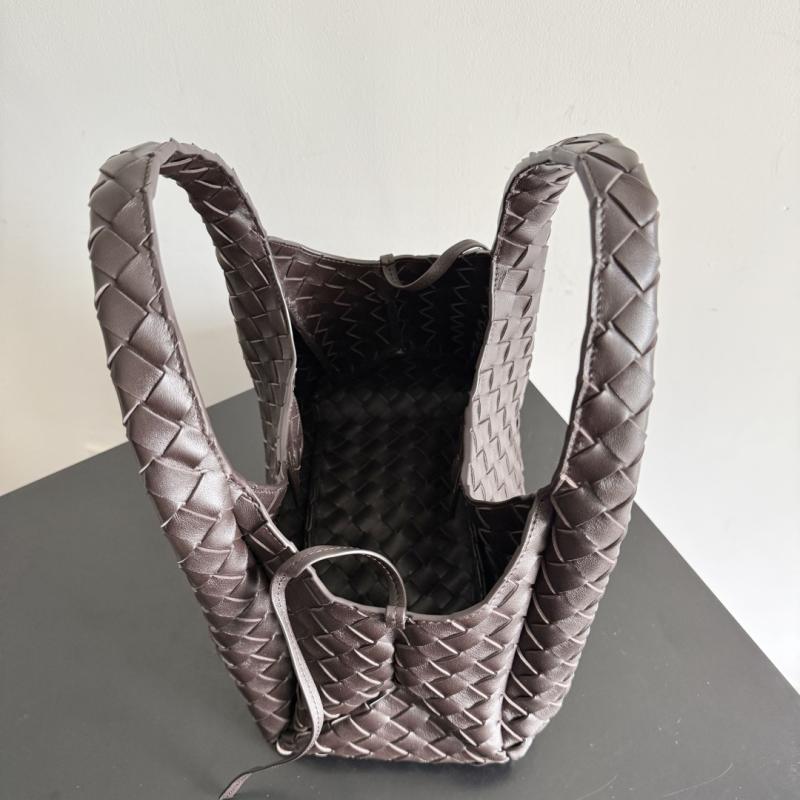 Bottega Veneta Small Campana Fondant 854248