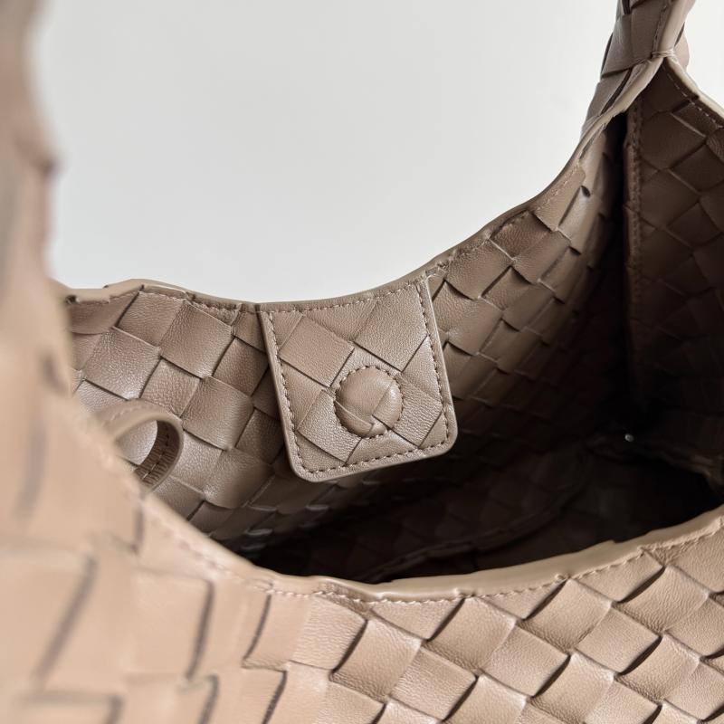 Bottega Veneta Small Campana Pinecone 854248