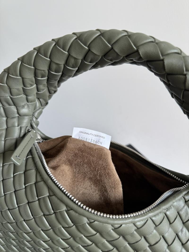 Bottega Veneta Small Veneta Pickle 856736