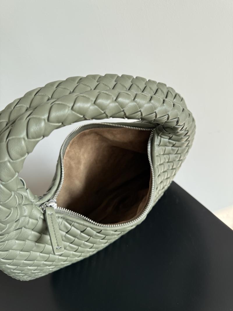 Bottega Veneta Small Veneta Pickle 856736