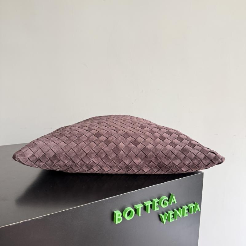 Bottega Veneta Suede Hop Fondant 796262