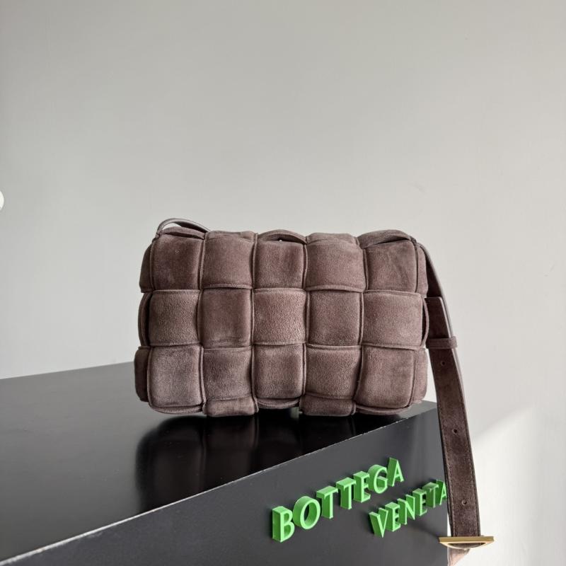 Bottega Veneta Suede Padded Cassette Fondant 70026