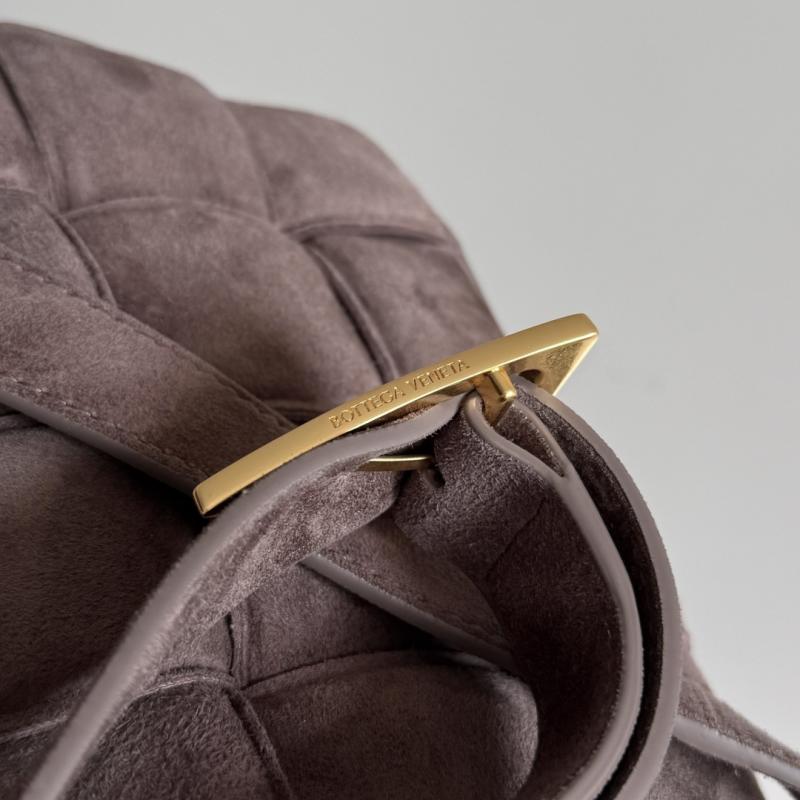 Bottega Veneta Suede Padded Cassette Fondant 70026