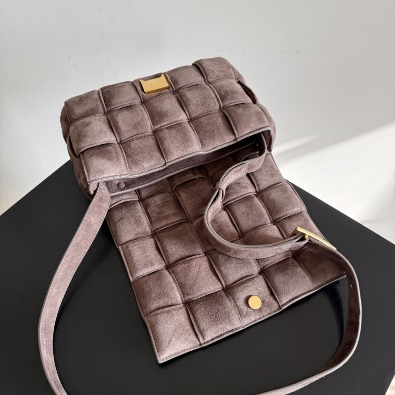 Bottega Veneta Suede Padded Cassette Fondant 70026