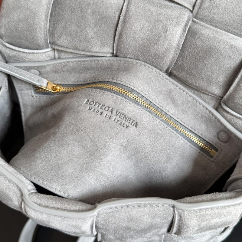 Bottega Veneta Suede Padded Cassette Grey 70026
