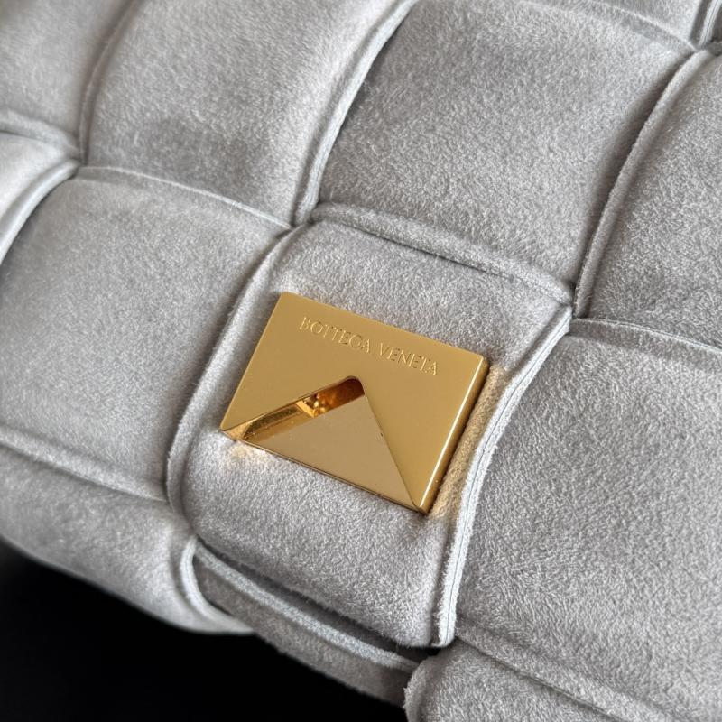 Bottega Veneta Suede Padded Cassette Grey 70026