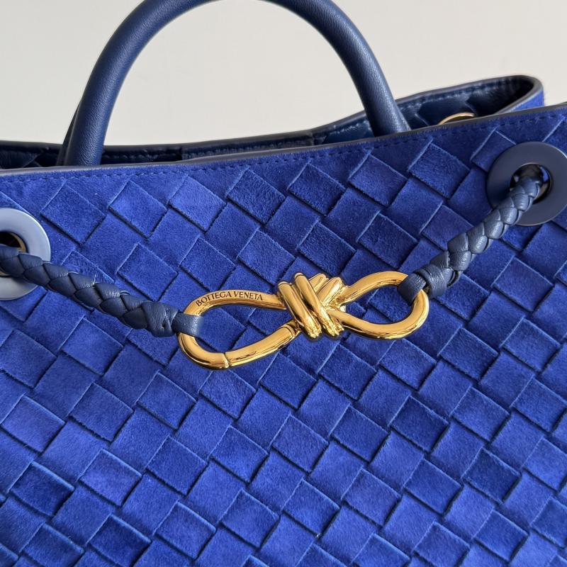 Bottega Veneta Suede Small Andiamo Blue royal 743568