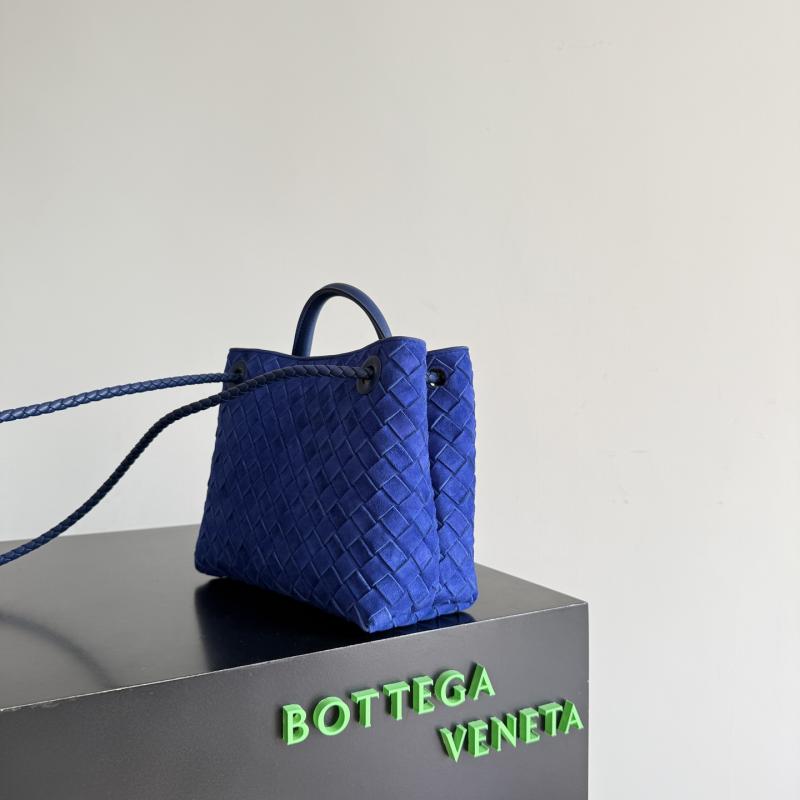 Bottega Veneta Suede Small Andiamo Blue royal 743568