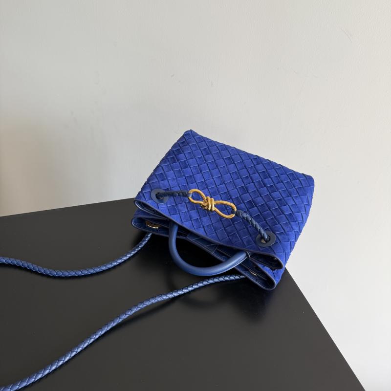 Bottega Veneta Suede Small Andiamo Blue royal 743568