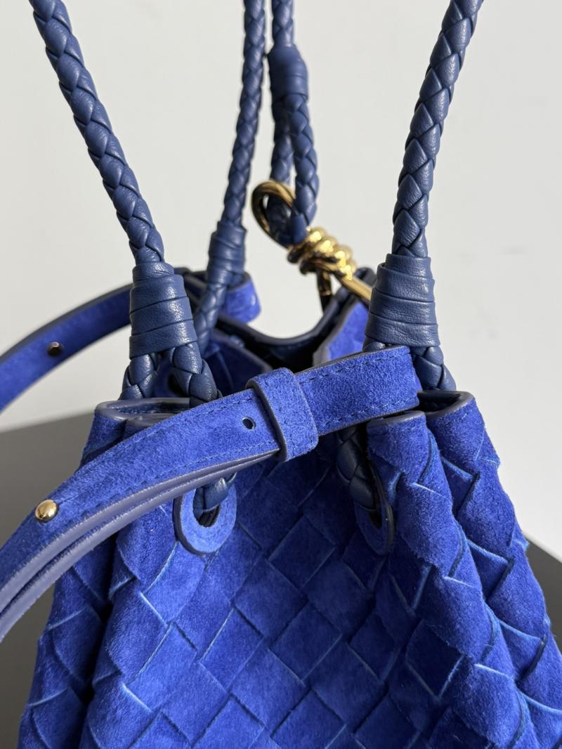 Bottega Veneta Suede Small Parachute Blue royal 796569