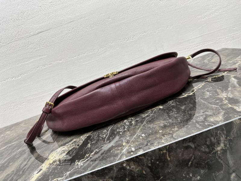 Celine Halfmoon Soft Triomphe Bag Bag Syrah 124142