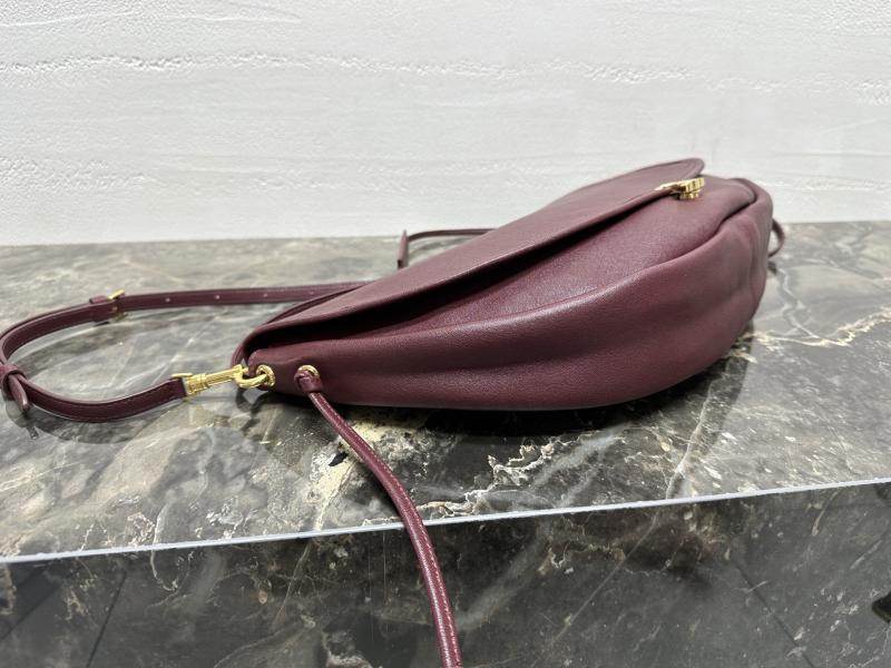 Celine Halfmoon Soft Triomphe Bag Bag Syrah 124142